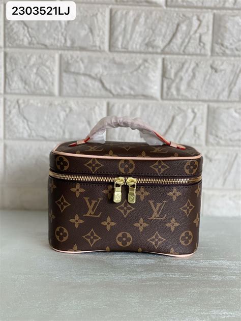 louis vuitton cosmetic pouch sizes|louis vuitton makeup bag cost.